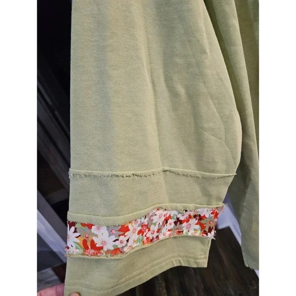 Easel Womens Sage Green Floral Applique Oversized Sweatshirt Raw Edge Boho Top - Picture 2 of 4